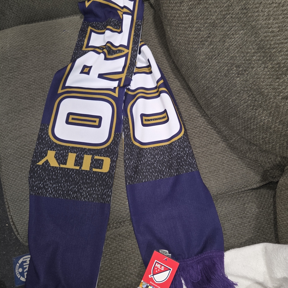 NWT MLS Official Orlando City Scarf Knit Purple Gold Lions Fan Gear Reversable